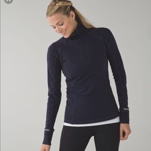 Black grape like new lululemon face the frost sz 6